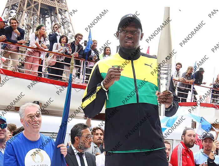 Panoramic JOCelebration des athletes paris 2024 la torche 25/07/2023